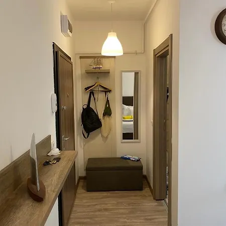 Argos Summerland Apartment